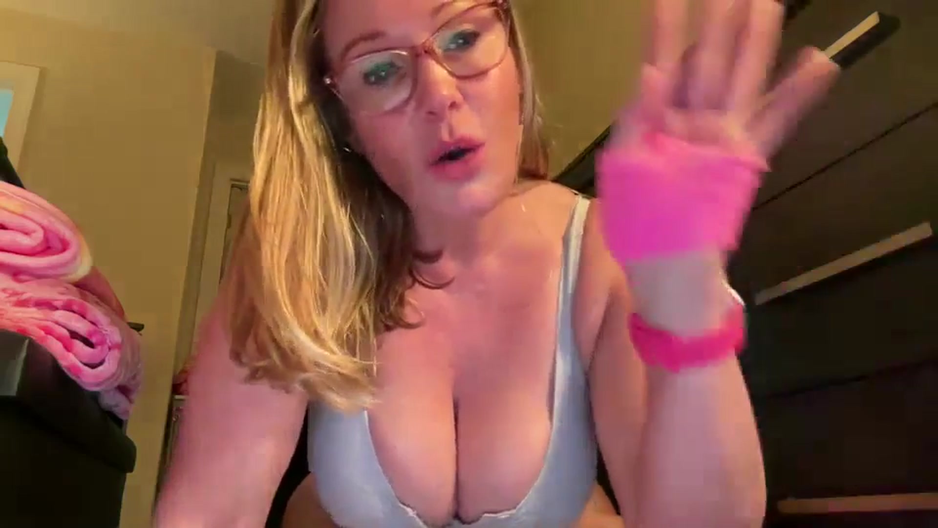 Gallery image thumbnail from Milf_Goddess's myfreecams stream on, 07/21/2024, 14:05 image 12 of 20