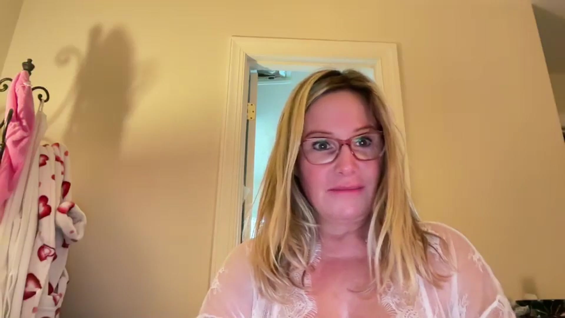 Gallery image thumbnail from Milf_Goddess's myfreecams stream on, 07/21/2024, 15:46 image 3 of 20