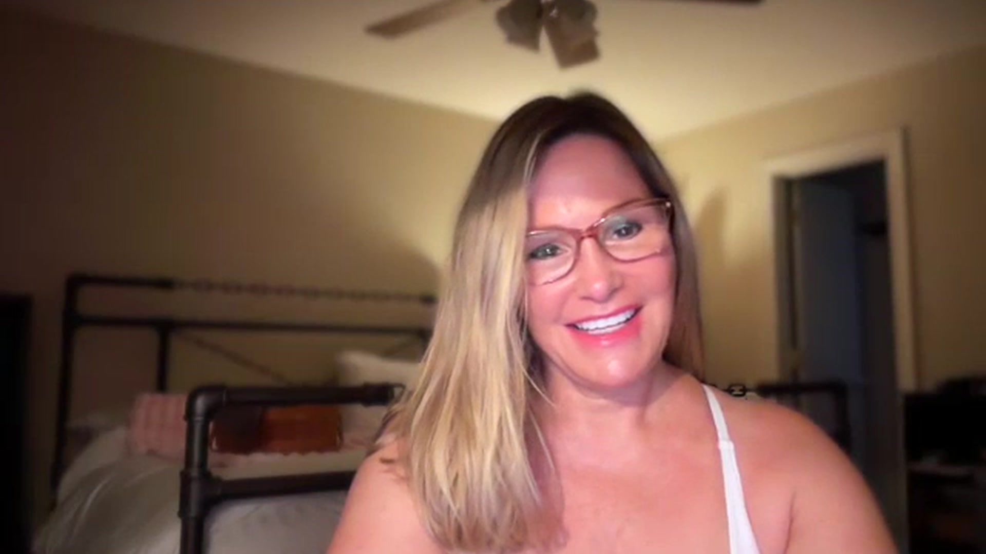 Gallery image thumbnail from Milf_Goddess's myfreecams stream on, 09/21/2024, 11:14 image 5 of 20