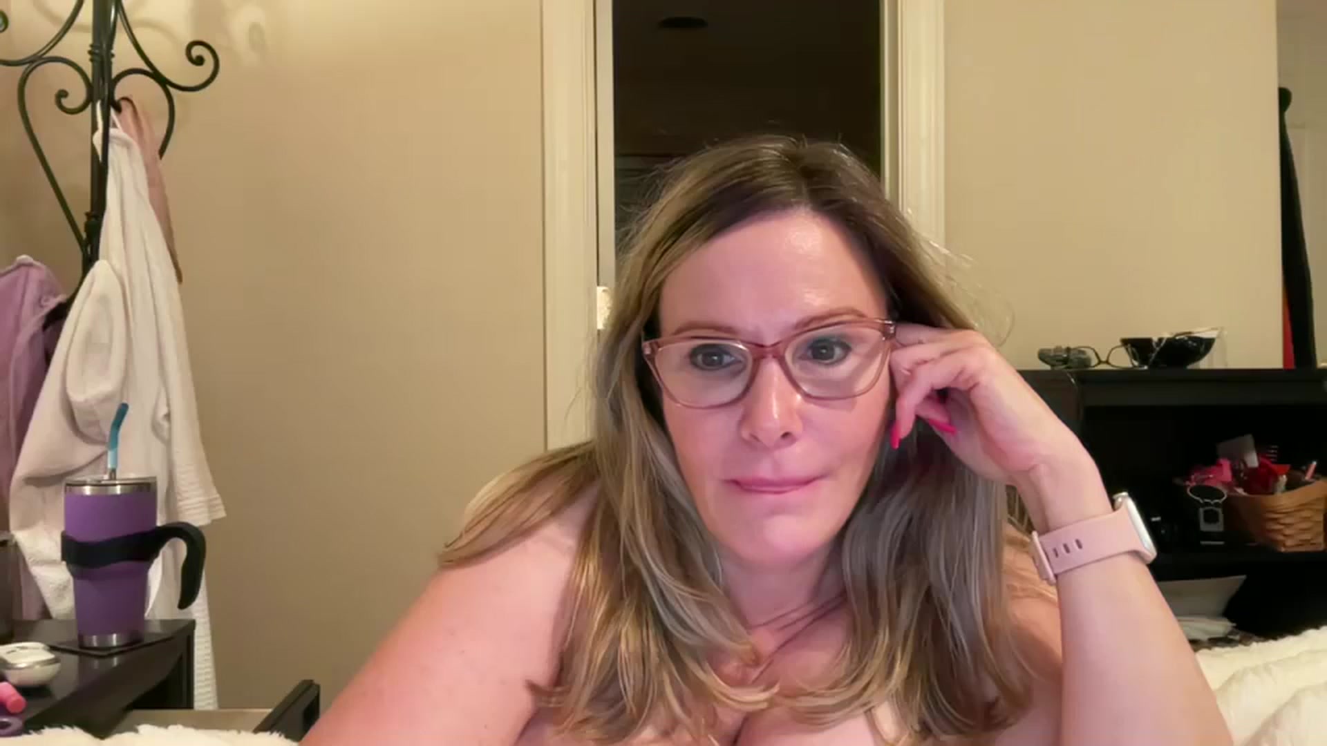 Gallery image thumbnail from Milf_Goddess's myfreecams stream on, 10/14/2024, 09:23 image 12 of 20