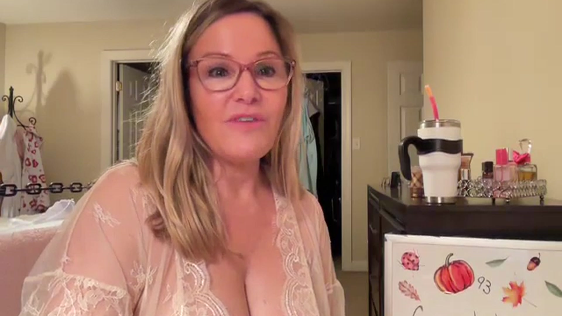 Gallery image thumbnail from Milf_Goddess's myfreecams stream on, 10/16/2024, 09:10 image 11 of 20