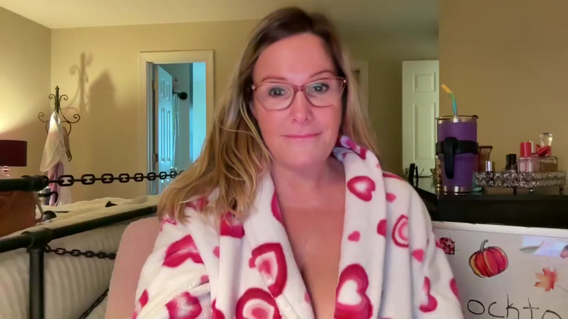 Gallery image thumbnail from Milf_Goddess's myfreecams stream on, 10/21/2024, 12:54 image 12 of 20