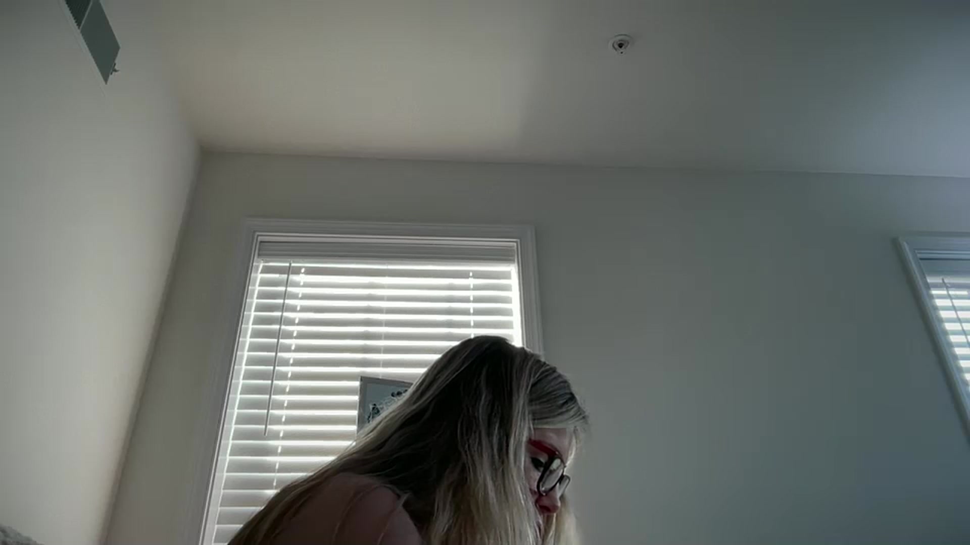Gallery image thumbnail from Milf_Goddess's myfreecams stream on, 05/02/2025, 11:28 image 15 of 20