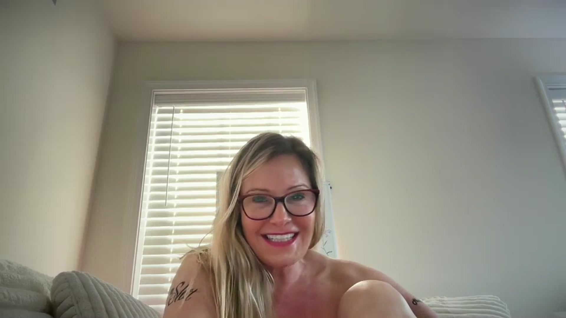 Gallery image thumbnail from Milf_Goddess's myfreecams stream on, 05/02/2025, 11:28 image 9 of 20