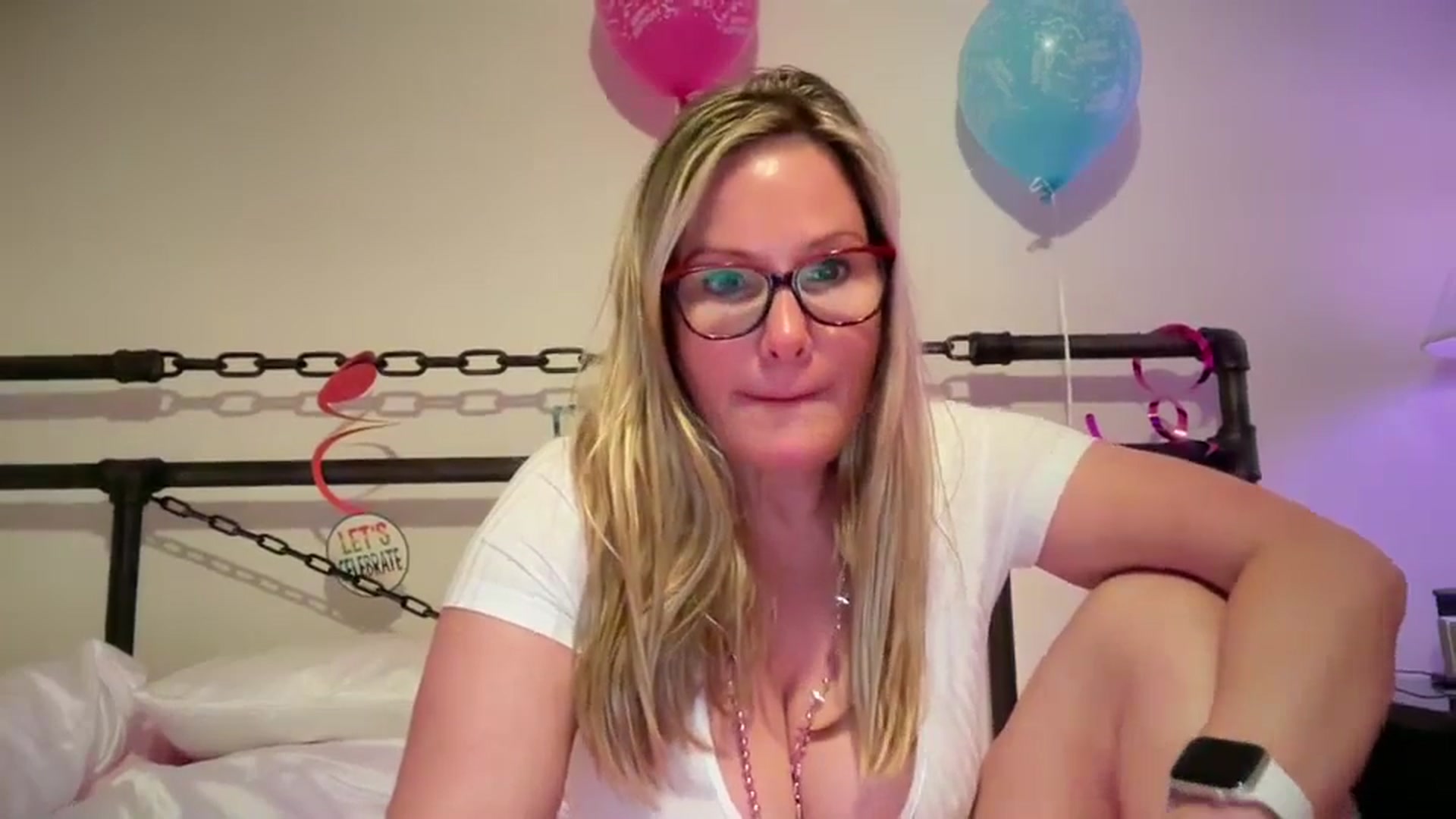 Gallery image thumbnail from Milf_Goddess's myfreecams stream on, 06/02/2025, 08:08 image 13 of 20