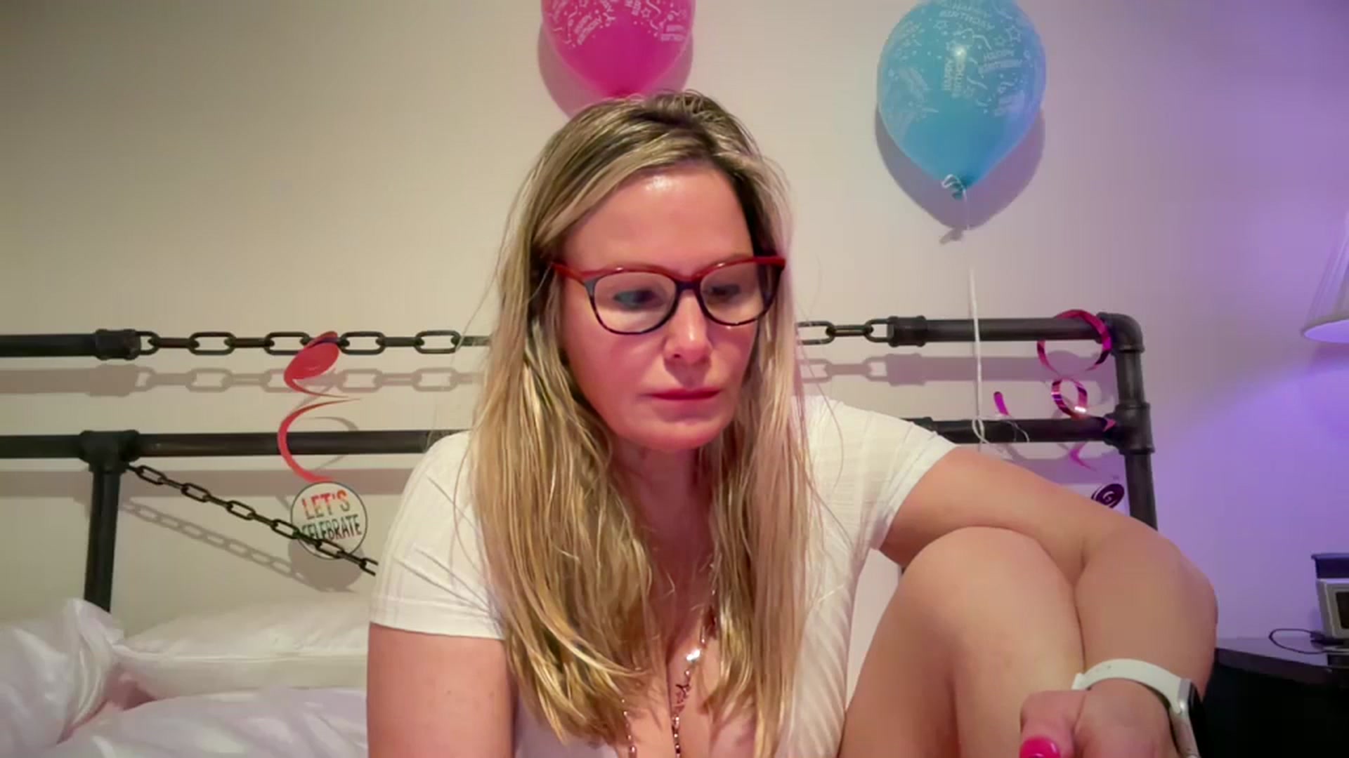 Gallery image thumbnail from Milf_Goddess's myfreecams stream on, 06/02/2025, 08:08 image 15 of 20