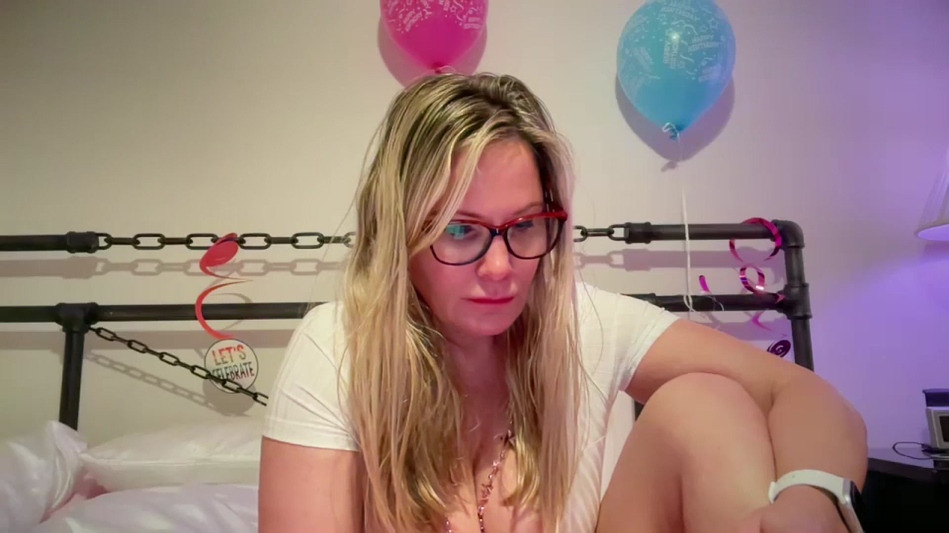 Gallery image thumbnail from Milf_Goddess's myfreecams stream on, 06/02/2025, 08:08 image 16 of 20