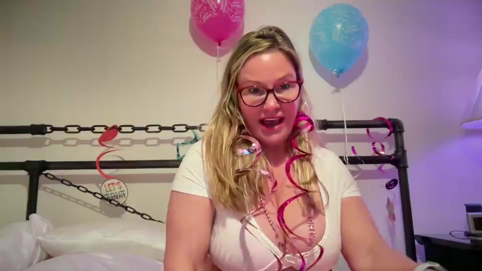 Gallery image thumbnail from Milf_Goddess's myfreecams stream on, 06/02/2025, 08:08 image 10 of 20
