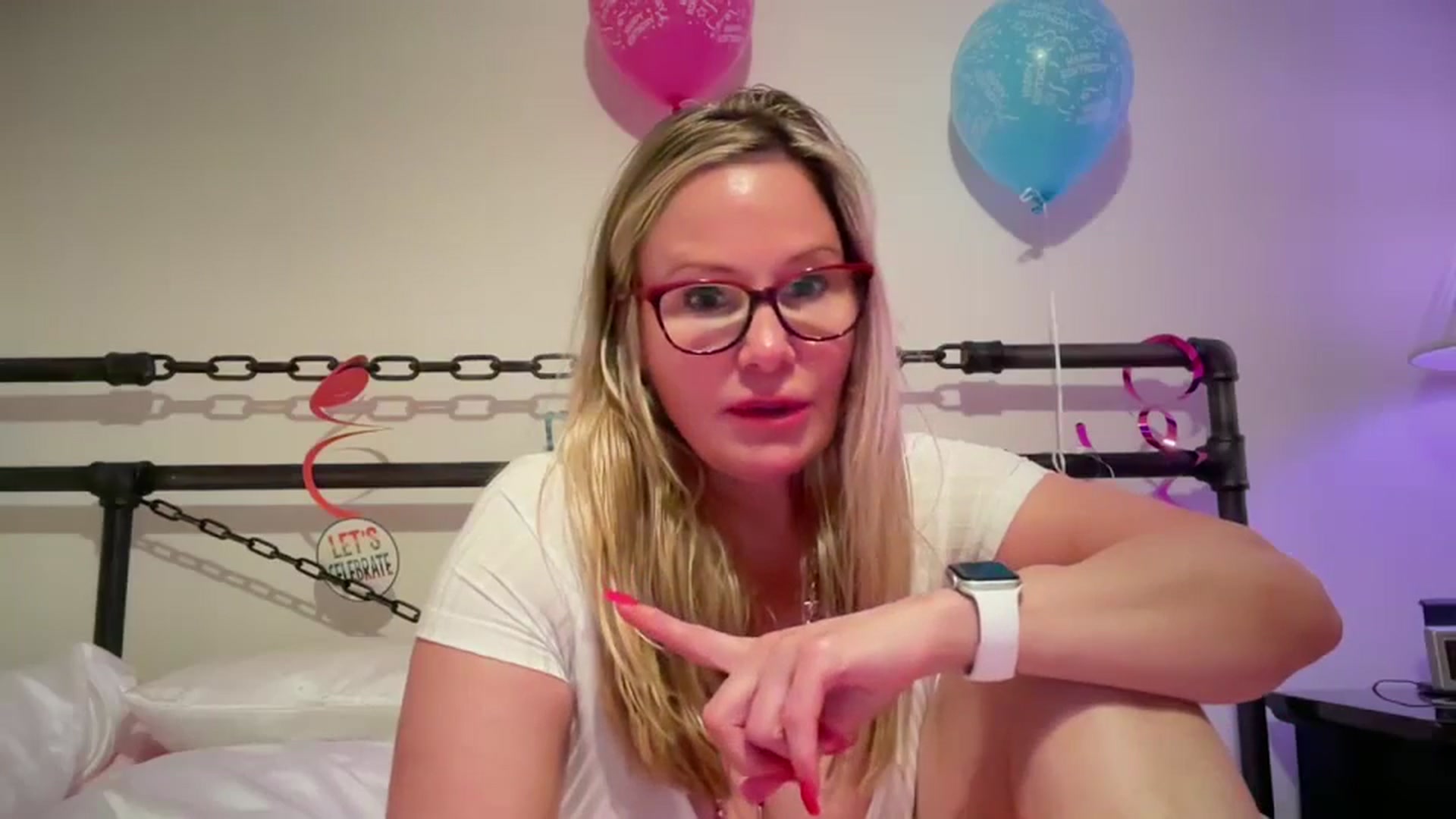 Gallery image thumbnail from Milf_Goddess's myfreecams stream on, 06/02/2025, 08:08 image 17 of 20