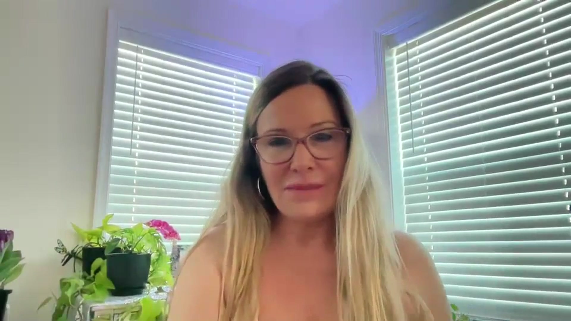 Gallery image thumbnail from Milf_Goddess's myfreecams stream on, 04/12/2026, 12:00 image 4 of 20