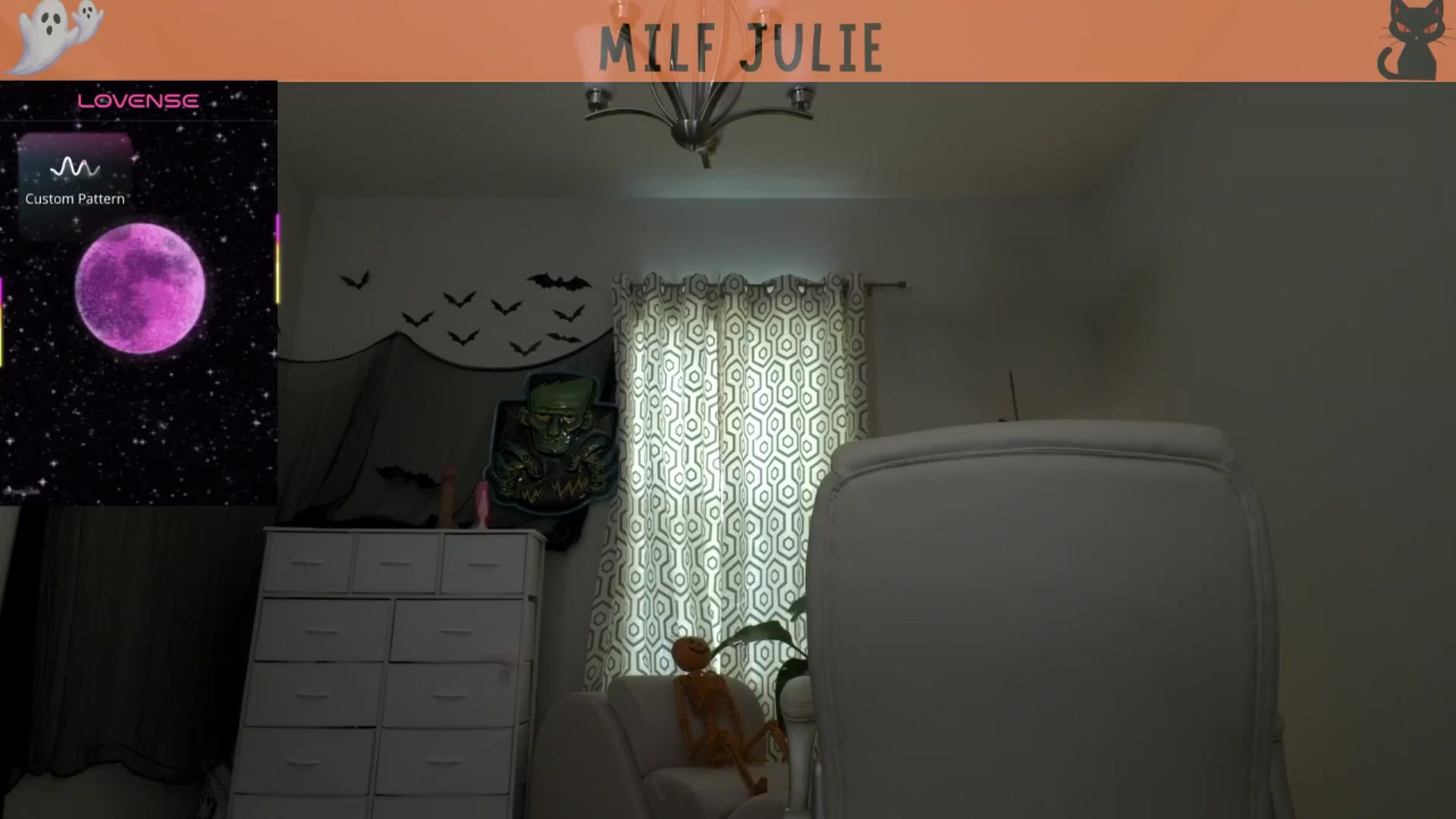 Gallery image thumbnail from Milf_Julie's myfreecams stream on, 10/17/2025, 16:31 image 11 of 20