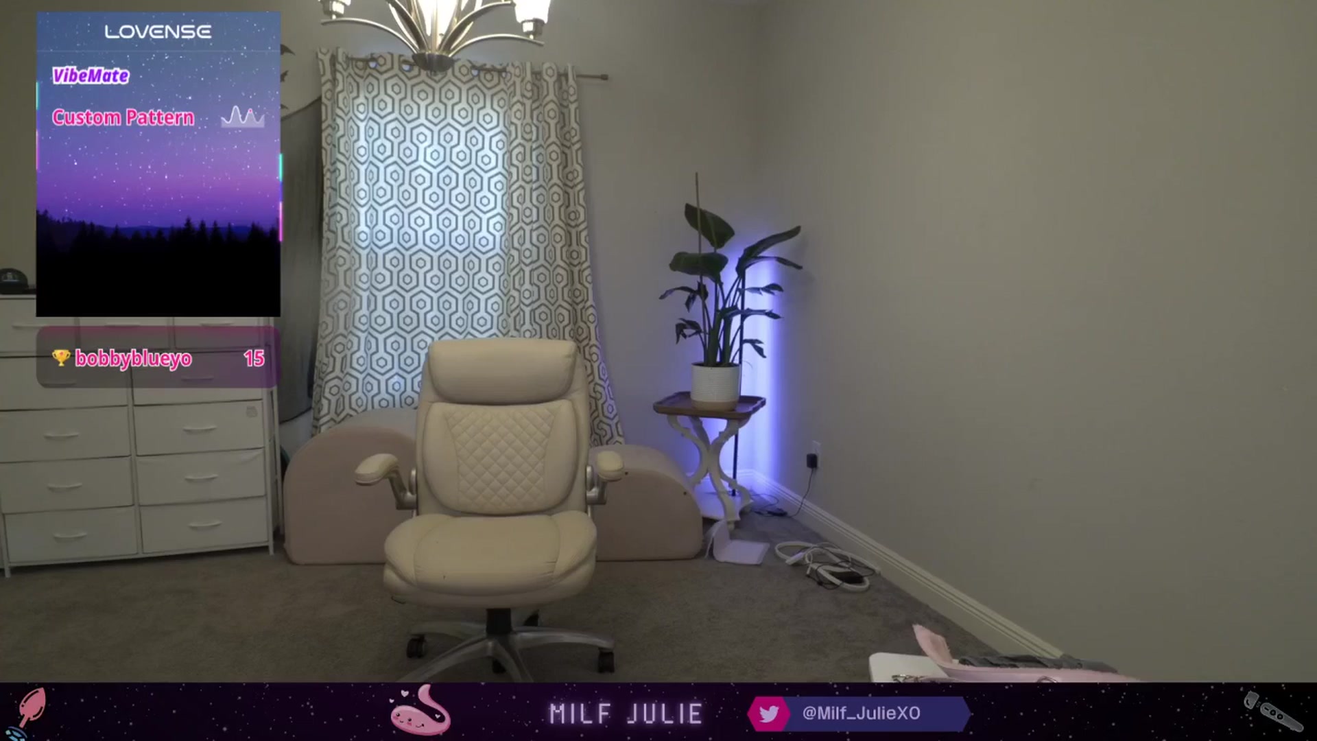 Gallery image thumbnail from Milf_Julie's myfreecams stream on, 11/14/2025, 17:24 image 9 of 20
