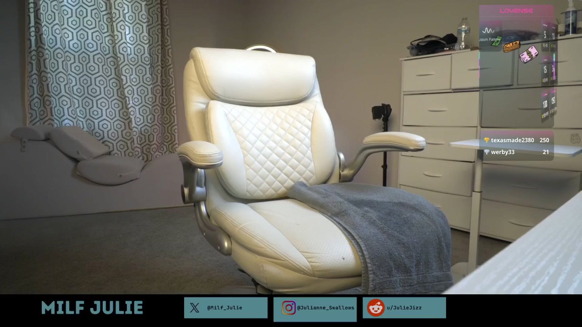 Gallery image thumbnail from Milf_Julie's myfreecams stream on, 01/30/2026, 17:51 image 4 of 20
