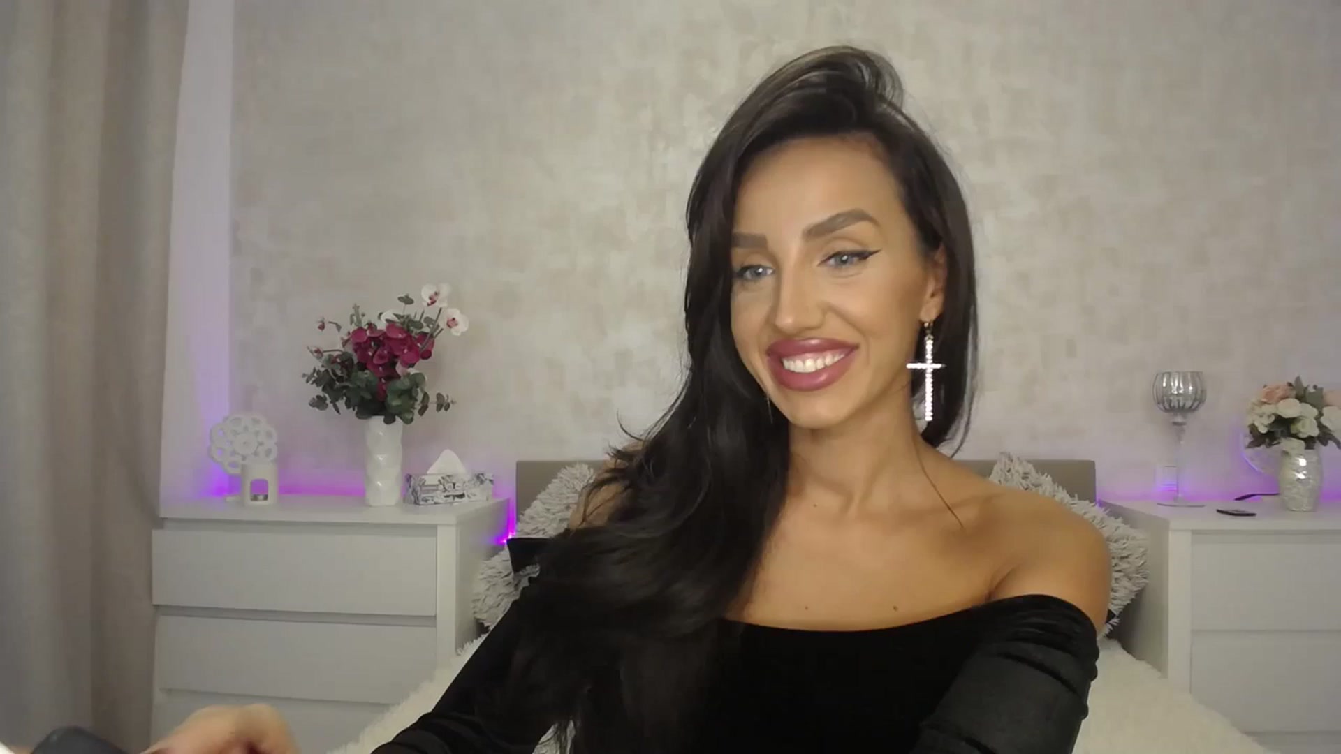 Gallery image thumbnail from MilfaliciousX's myfreecams stream on, 10/08/2023, 24:44 image 8 of 20