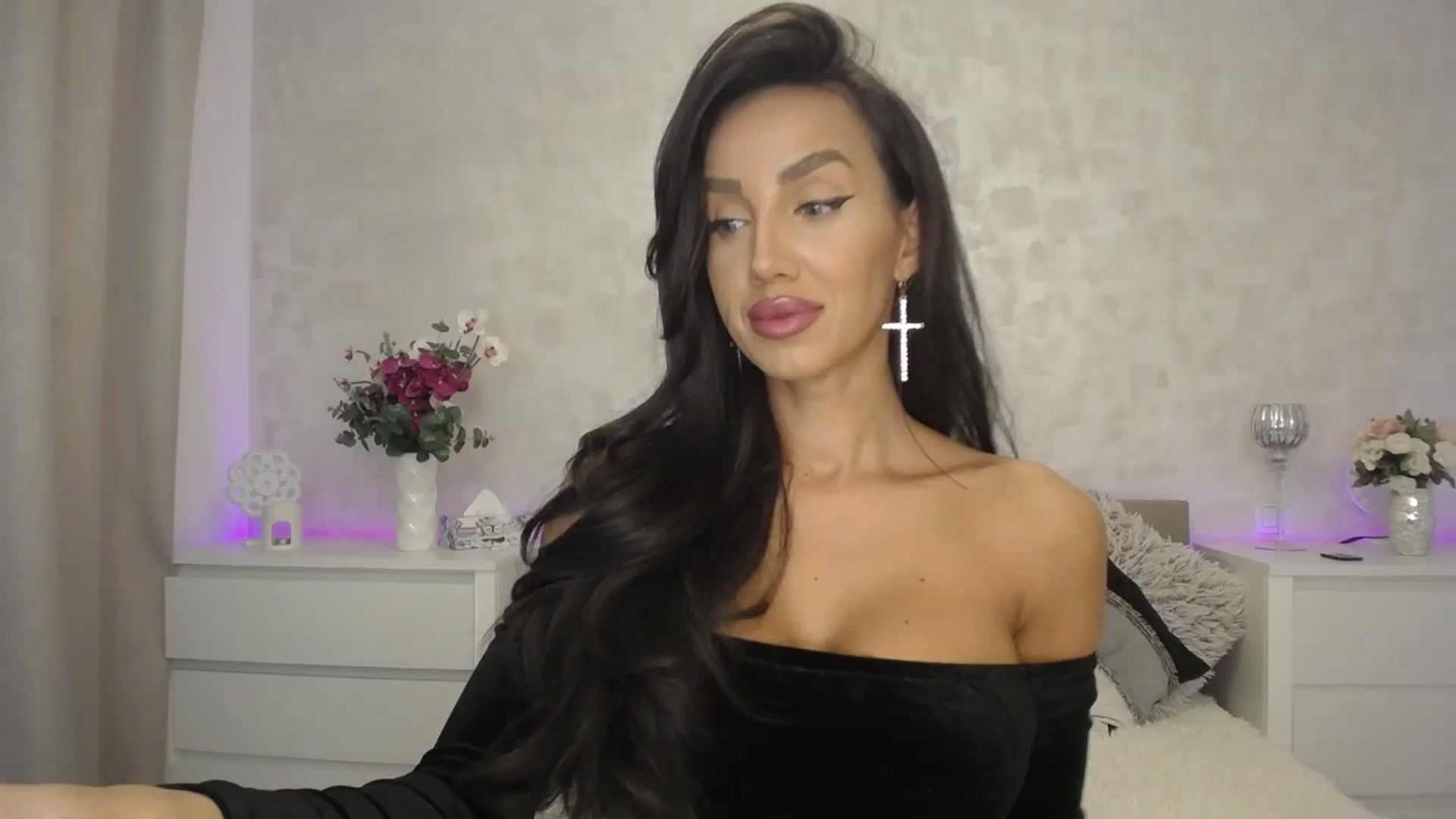 Gallery image thumbnail from MilfaliciousX's myfreecams stream on, 10/08/2023, 24:44 image 1 of 20