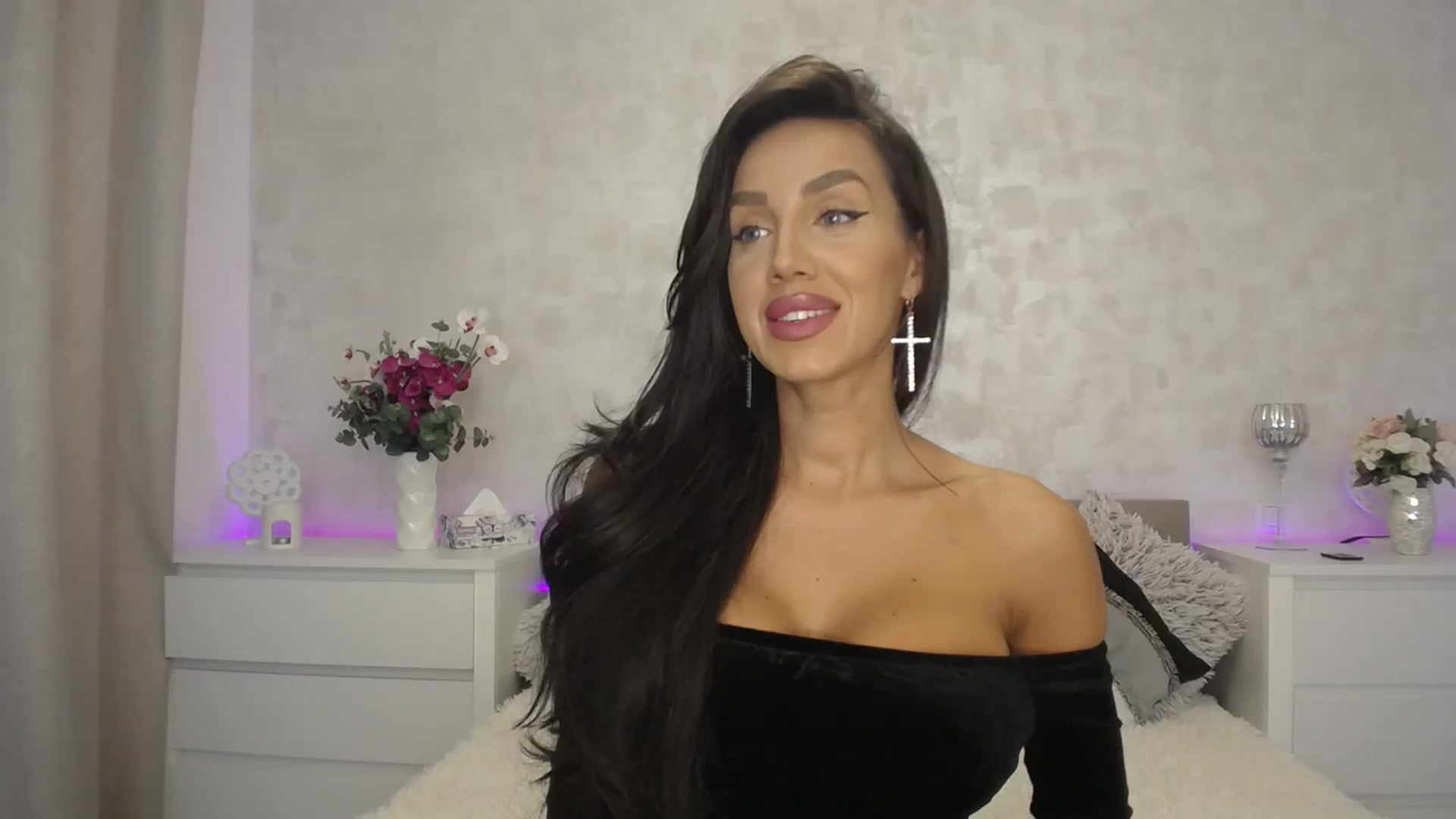 Gallery image thumbnail from MilfaliciousX's myfreecams stream on, 10/08/2023, 24:44 image 6 of 20