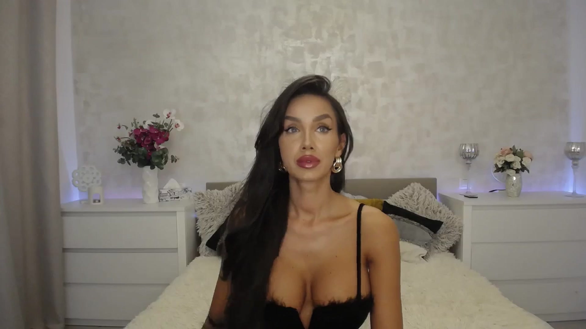 Gallery image thumbnail from MilfaliciousX's myfreecams stream on, 10/08/2023, 23:25 image 16 of 20