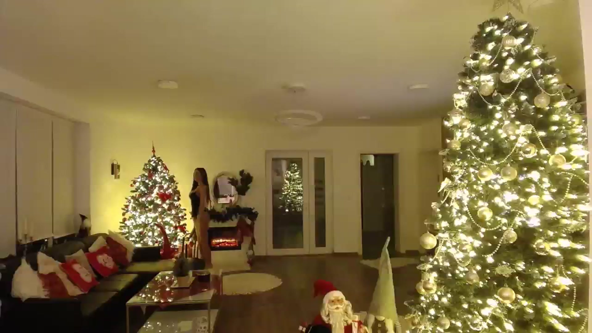 Gallery image thumbnail from MilfaliciousX's myfreecams stream on, 12/12/2023, 24:58 image 10 of 20