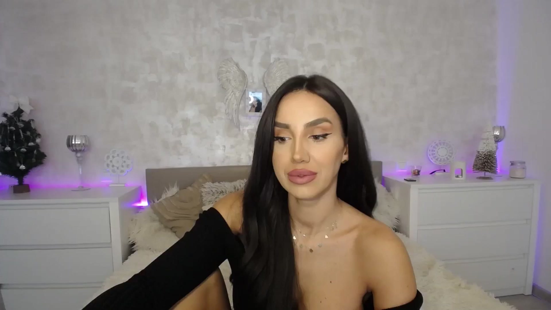 Gallery image thumbnail from MilfaliciousX's myfreecams stream on, 01/11/2024, 24:09 image 5 of 20