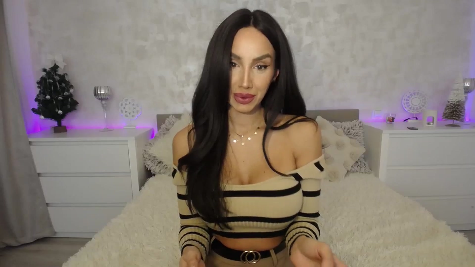 Gallery image thumbnail from MilfaliciousX's myfreecams stream on, 01/15/2024, 24:38 image 3 of 20