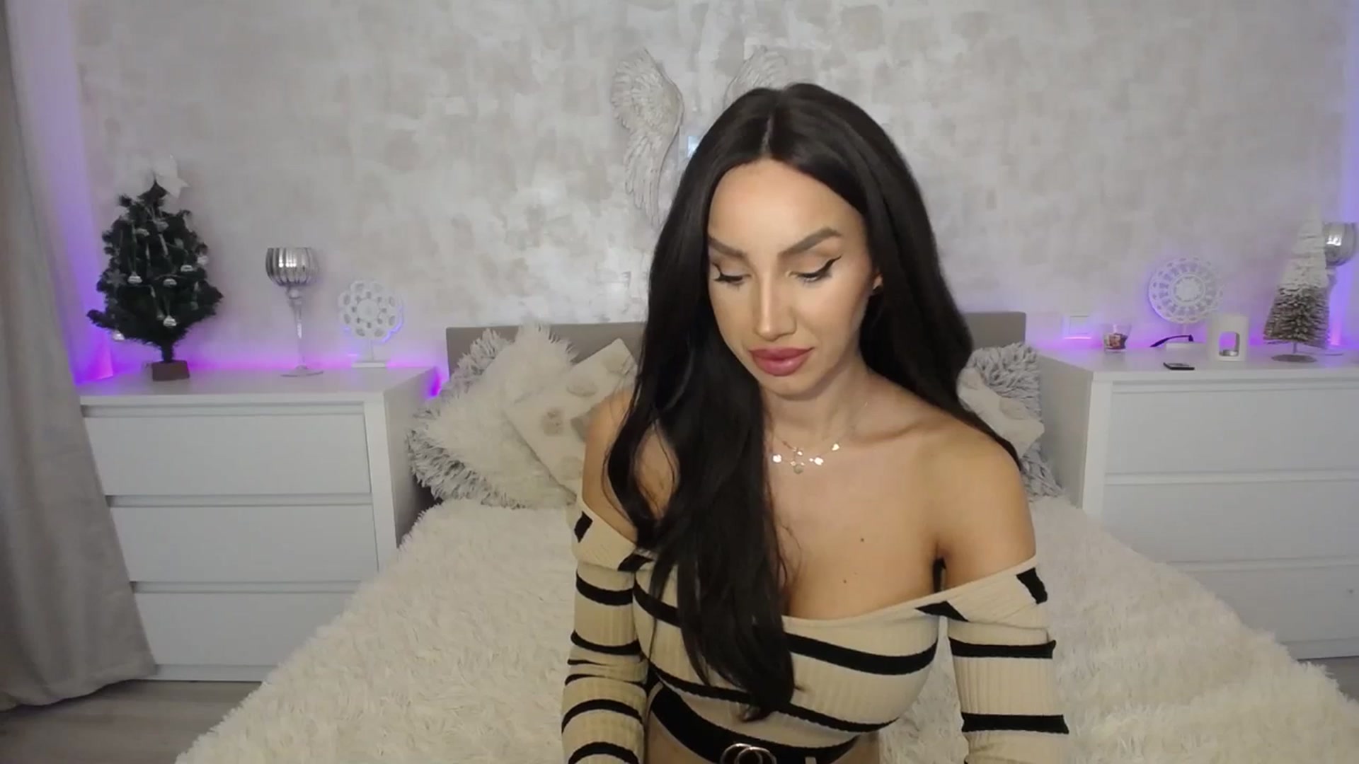 Gallery image thumbnail from MilfaliciousX's myfreecams stream on, 01/15/2024, 24:38 image 16 of 20