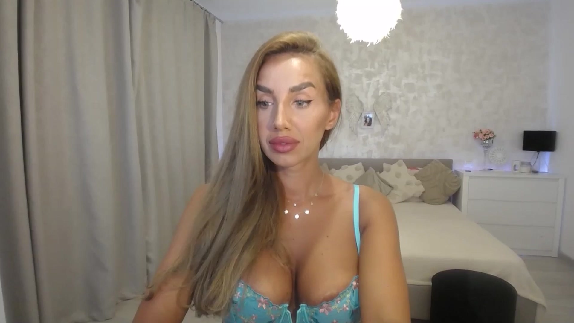 Gallery image thumbnail from MilfaliciousX's myfreecams stream on, 06/24/2024, 23:57 image 11 of 20