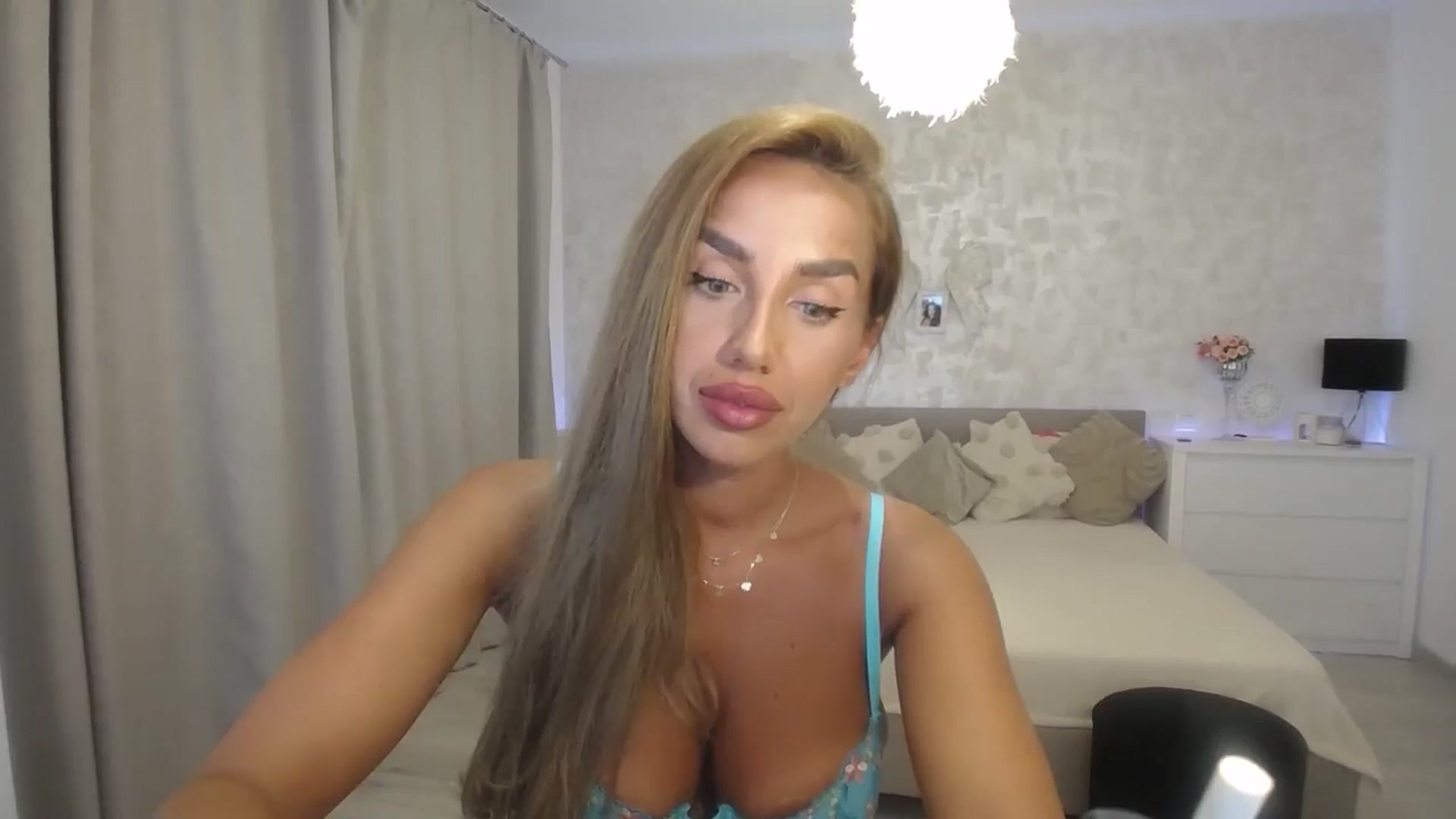 Gallery image thumbnail from MilfaliciousX's myfreecams stream on, 06/24/2024, 23:57 image 14 of 20