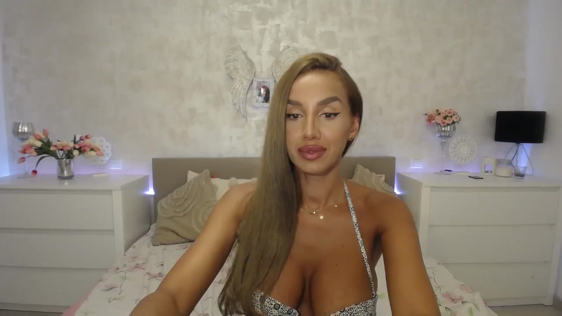 Gallery image thumbnail from MilfaliciousX's myfreecams stream on, 06/26/2024, 23:58 image 8 of 20