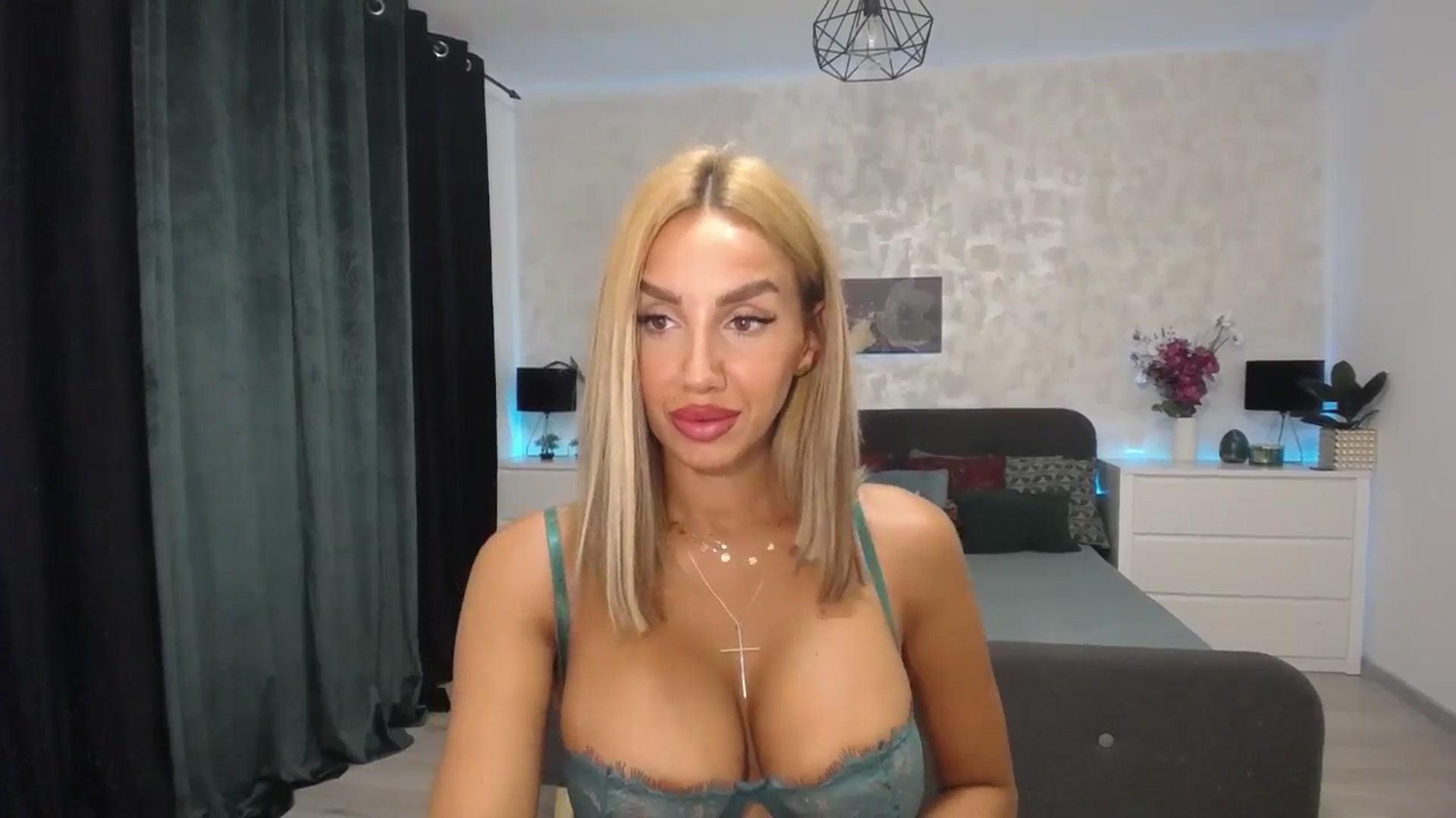 Gallery image thumbnail from MilfaliciousX's myfreecams stream on, 07/23/2024, 23:09 image 10 of 20