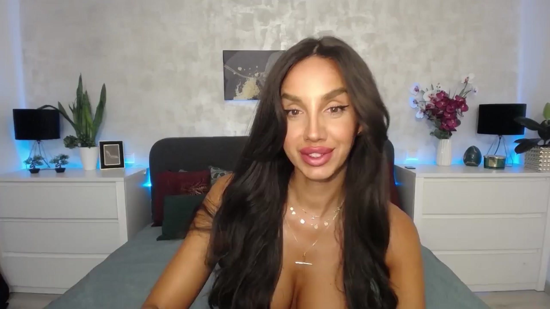 Gallery image thumbnail from MilfaliciousX's myfreecams stream on, 08/04/2024, 24:01 image 7 of 20