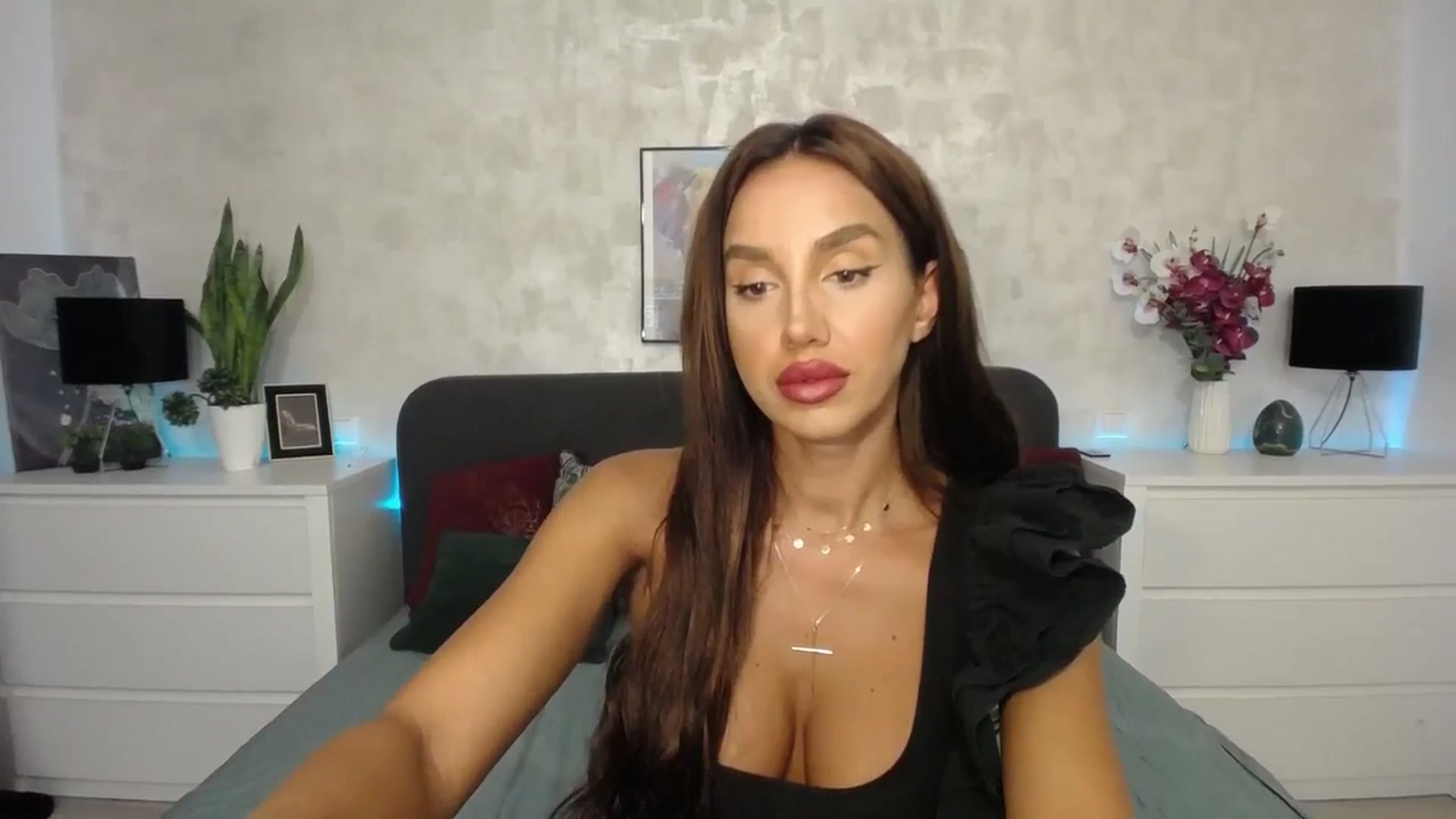 Gallery image thumbnail from MilfaliciousX's myfreecams stream on, 08/30/2024, 24:01 image 11 of 20