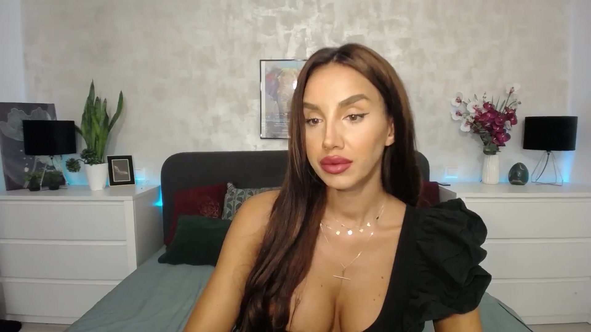 Gallery image thumbnail from MilfaliciousX's myfreecams stream on, 08/30/2024, 24:01 image 4 of 20
