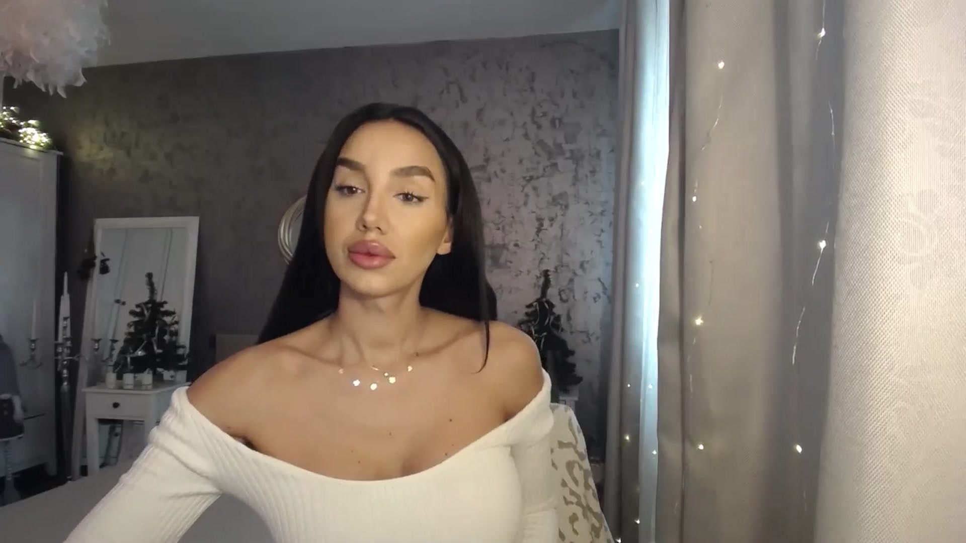 Gallery image thumbnail from MilfaliciousX's myfreecams stream on, 12/10/2024, 12:38 image 17 of 20