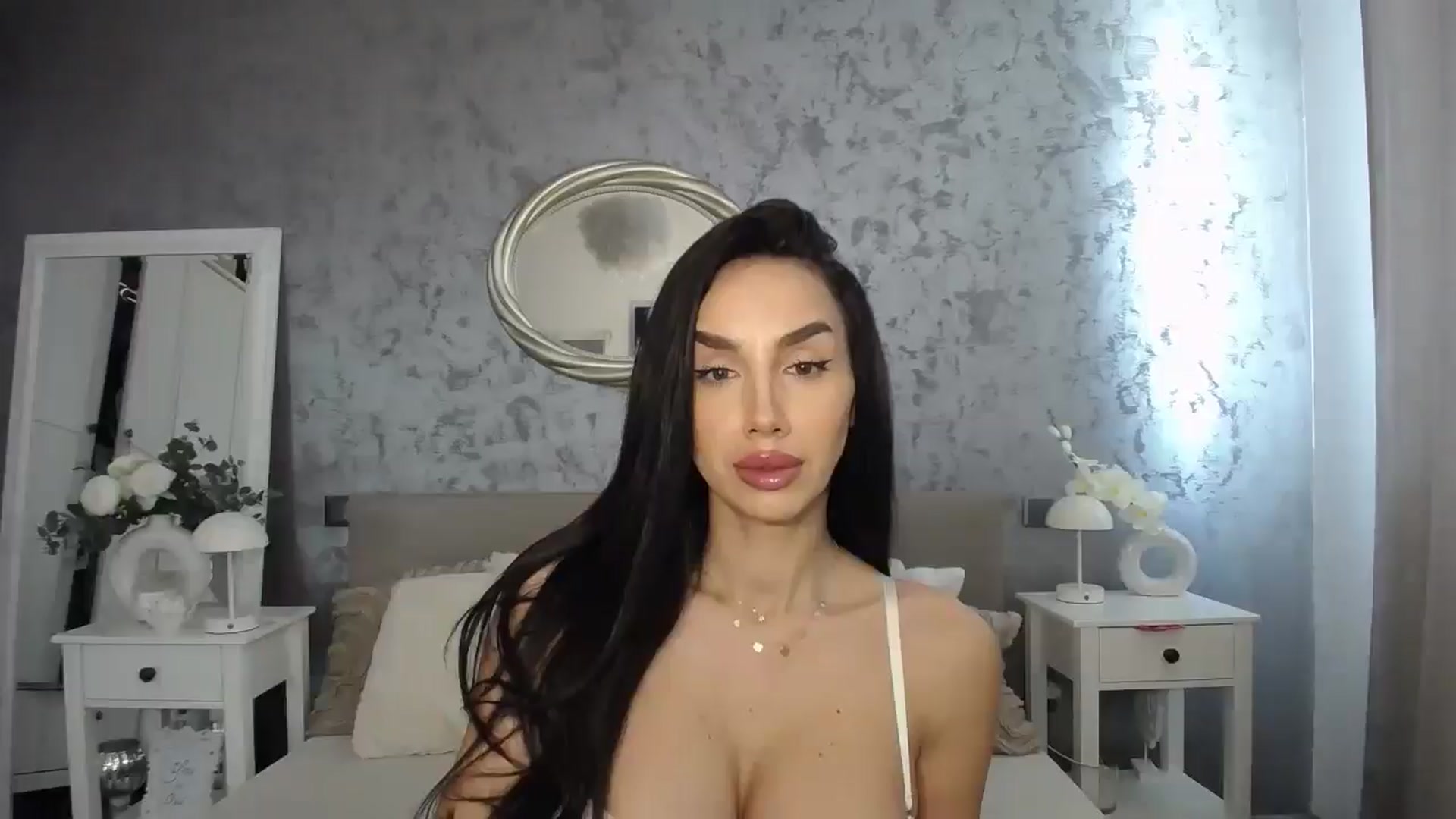 Gallery image thumbnail from MilfaliciousX's myfreecams stream on, 03/31/2025, 11:37 image 8 of 20