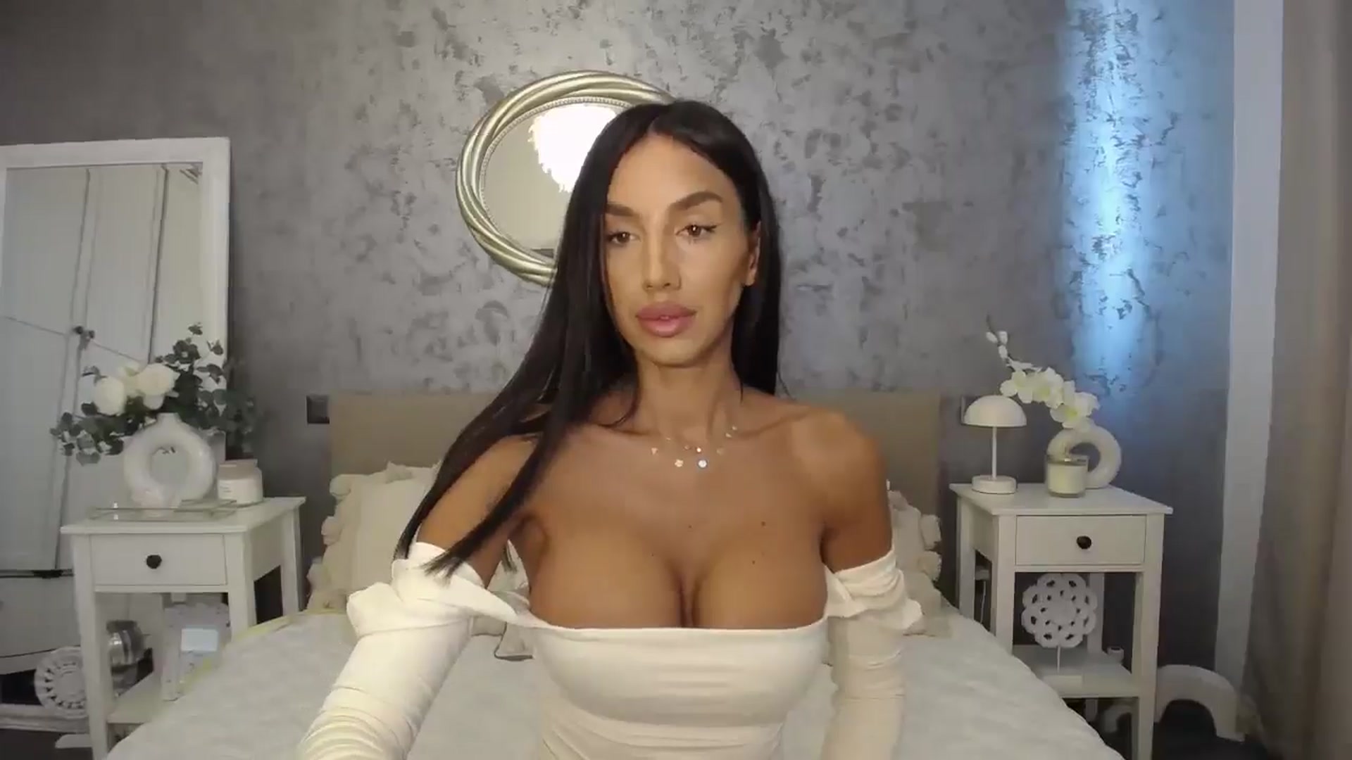 Gallery image thumbnail from MilfaliciousX's myfreecams stream on, 05/27/2025, 07:20 image 16 of 20