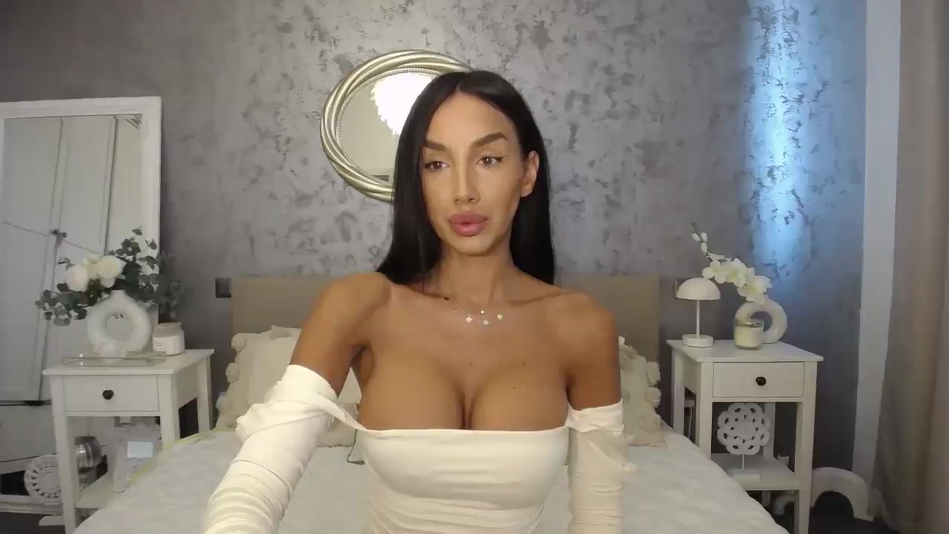 Gallery image thumbnail from MilfaliciousX's myfreecams stream on, 05/27/2025, 07:20 image 7 of 20