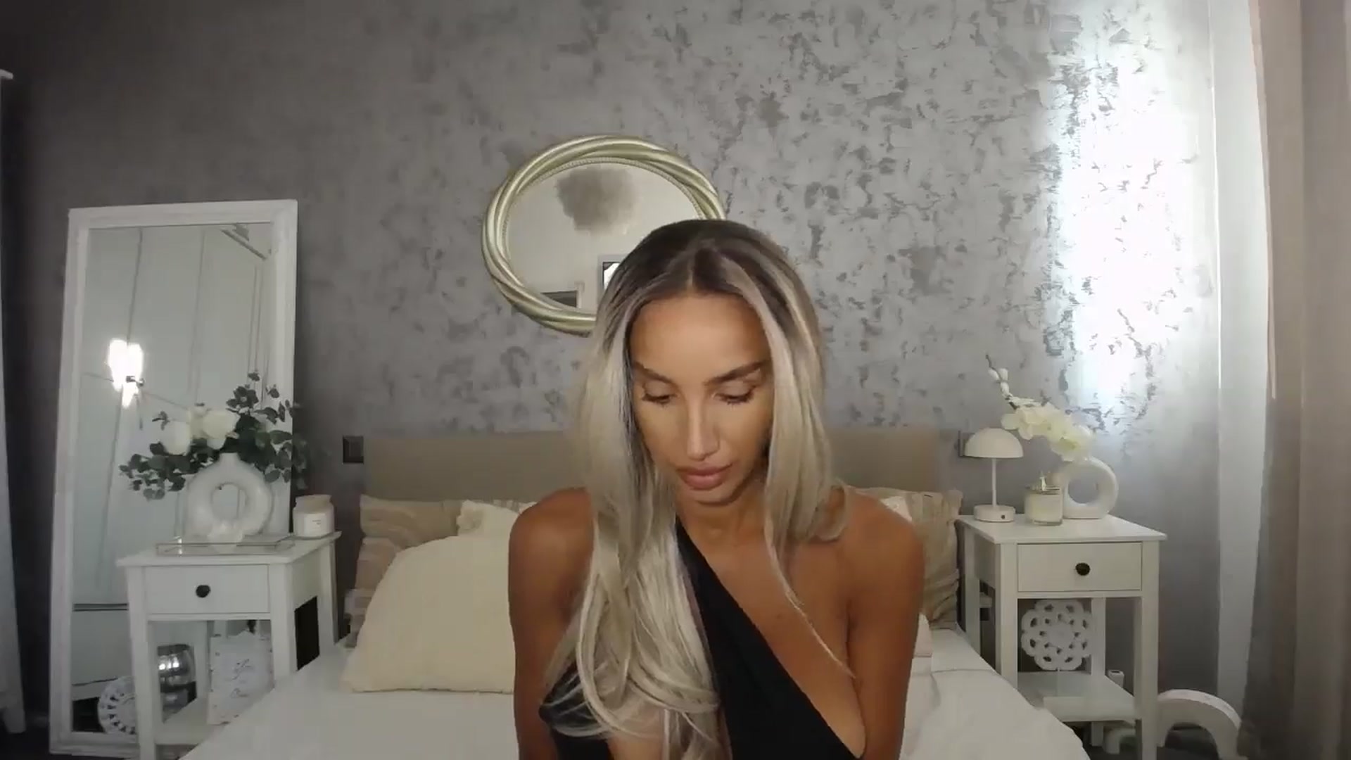Gallery image thumbnail from MilfaliciousX's myfreecams stream on, 06/11/2025, 17:01 image 6 of 20