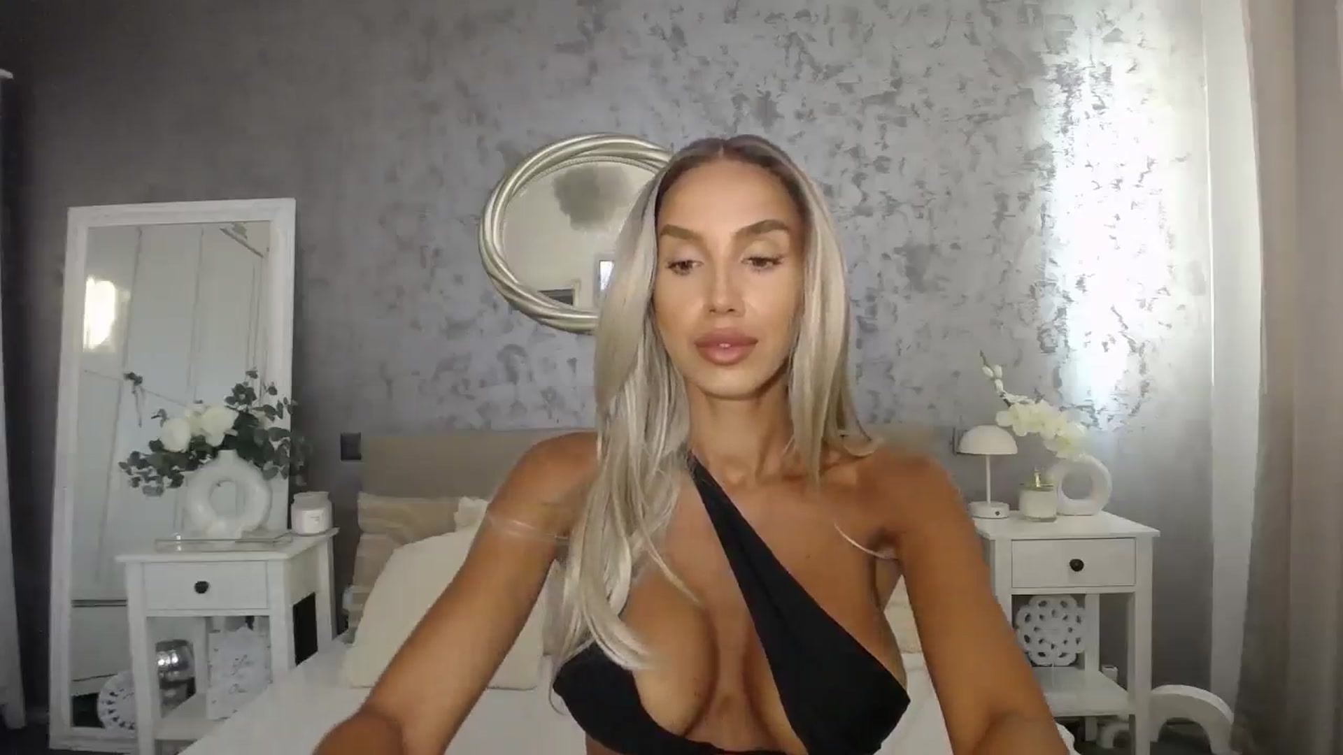 Gallery image thumbnail from MilfaliciousX's myfreecams stream on, 06/11/2025, 17:01 image 17 of 20
