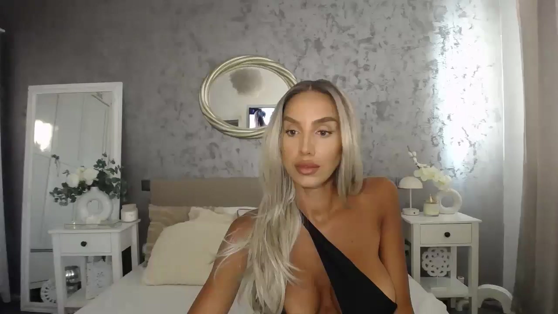 Gallery image thumbnail from MilfaliciousX's myfreecams stream on, 06/11/2025, 17:01 image 14 of 20