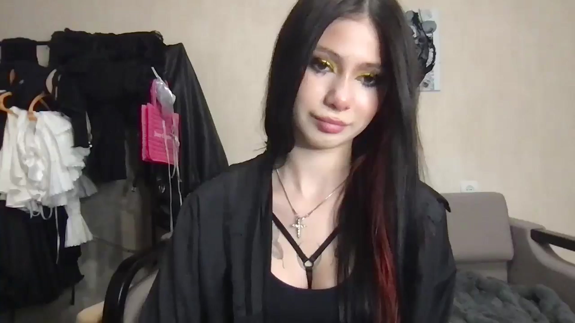 Gallery image thumbnail from MiliMilana's myfreecams stream on, 10/03/2025, 18:08 image 15 of 20