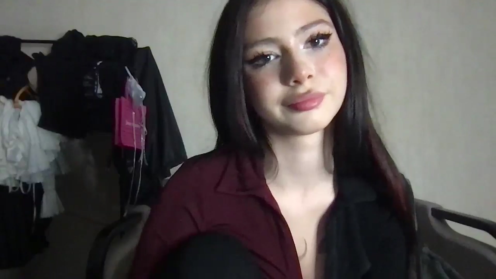 Gallery image thumbnail from MiliMilana's myfreecams stream on, 10/04/2025, 18:34 image 12 of 20