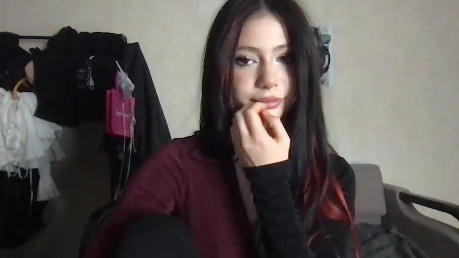 Gallery image thumbnail from MiliMilana's myfreecams stream on, 10/04/2025, 18:34 image 3 of 20