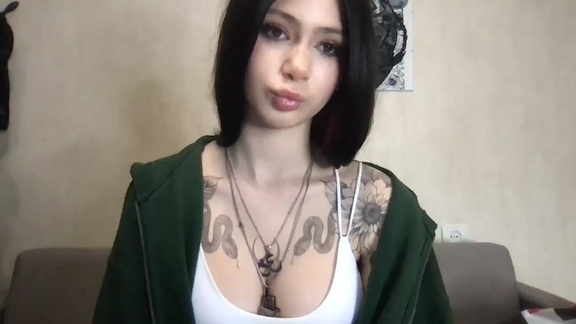 Gallery image thumbnail from MiliMilana's myfreecams stream on, 10/15/2025, 17:34 image 10 of 20