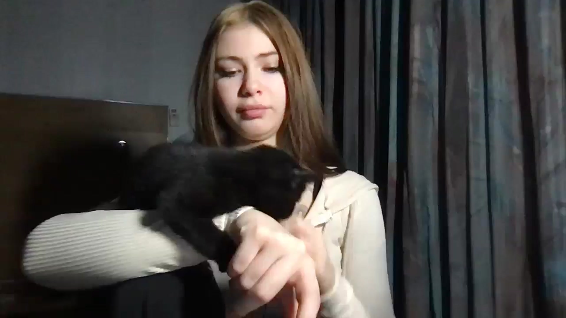 Gallery image thumbnail from MiliMilana's myfreecams stream on, 12/19/2025, 15:21 image 7 of 20