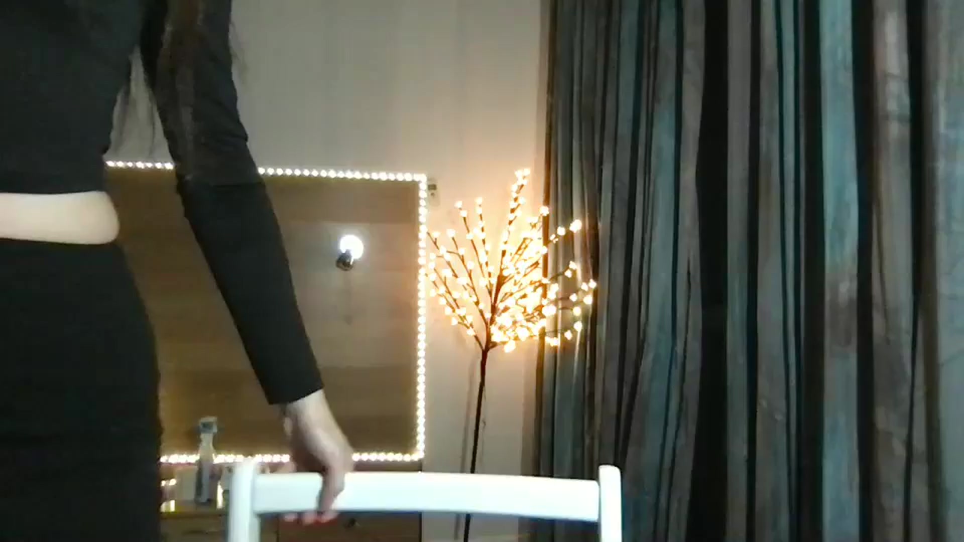 Gallery image thumbnail from MiliMilana's myfreecams stream on, 12/21/2025, 20:54 image 16 of 20