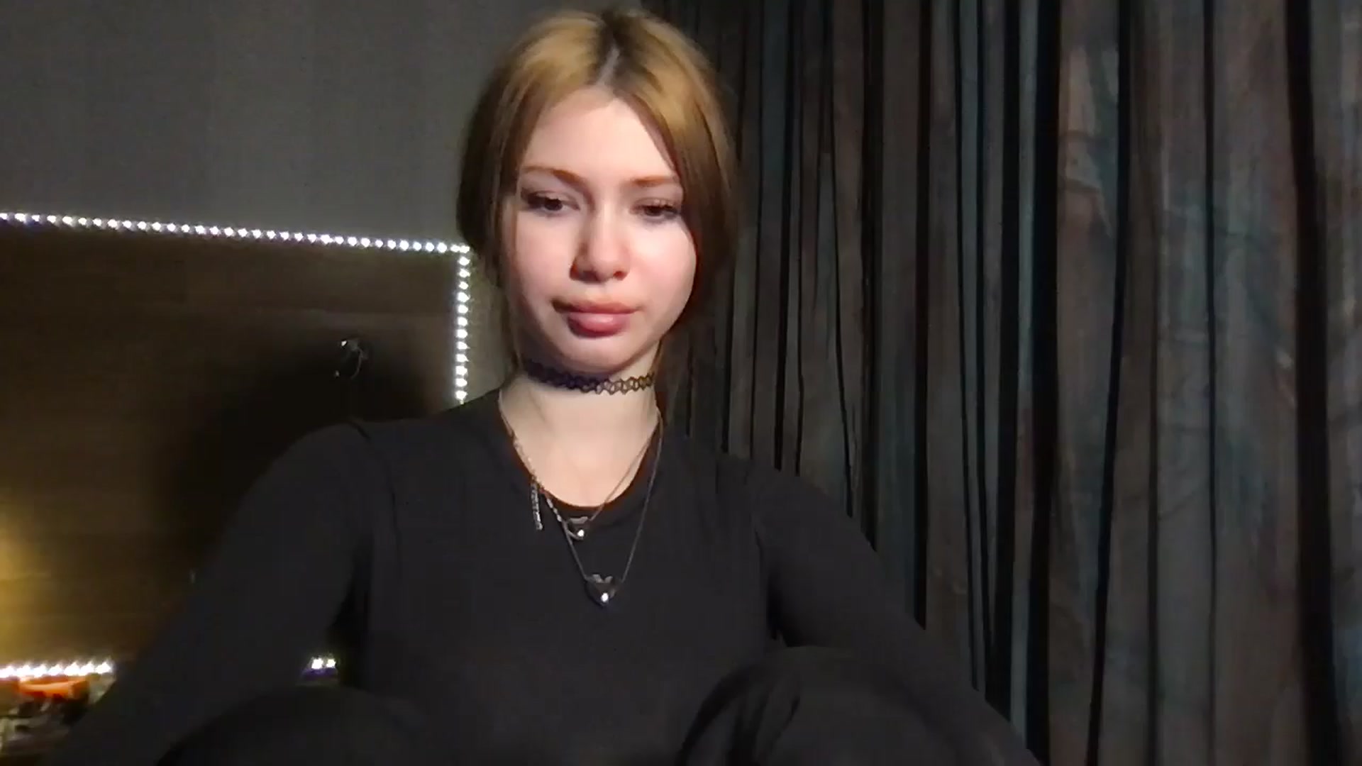 Gallery image thumbnail from MiliMilana's myfreecams stream on, 01/11/2026, 19:06 image 15 of 20