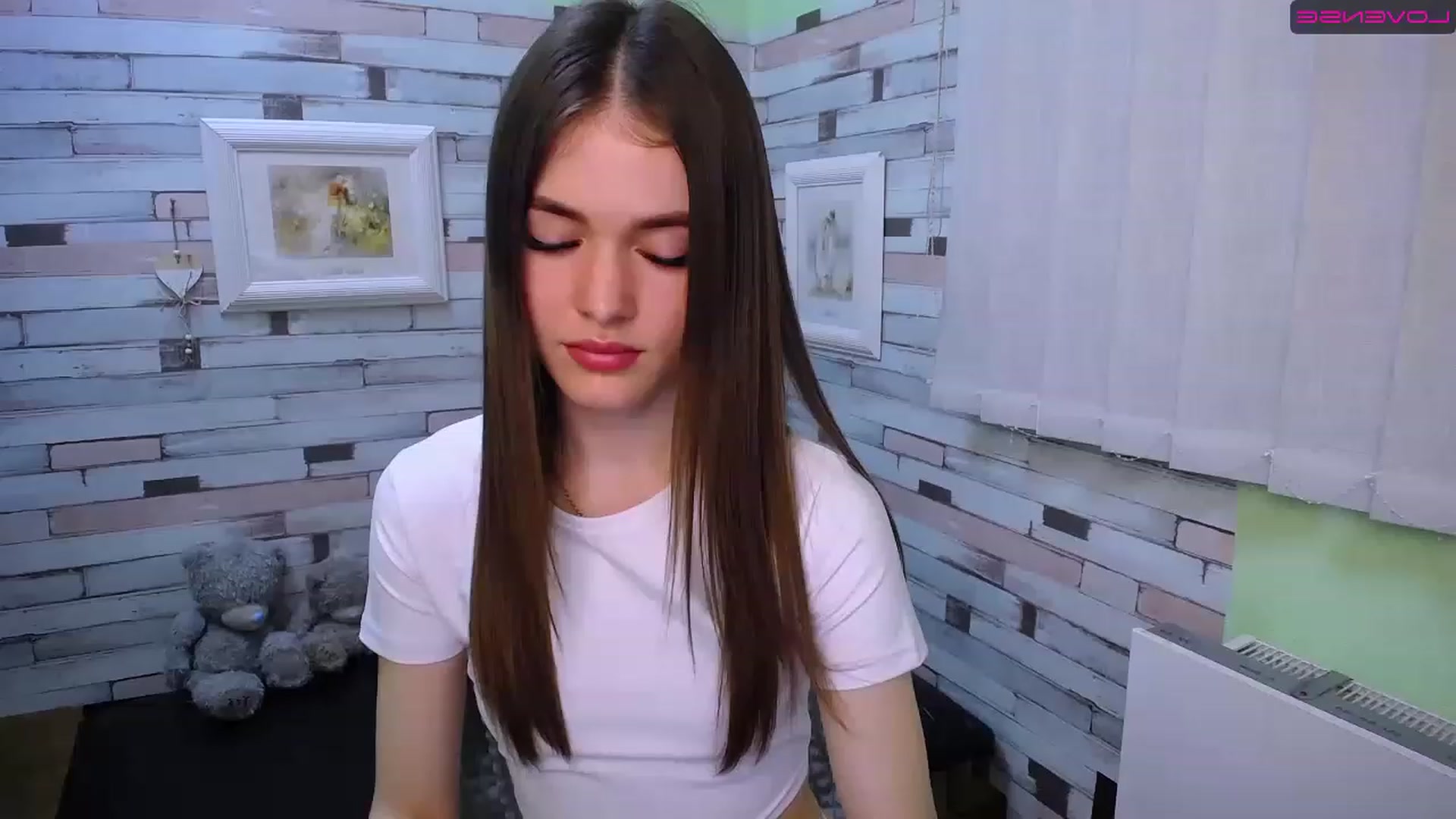 Gallery image thumbnail from Mili_Meow's myfreecams stream on, 03/26/2023, 17:40 image 18 of 20