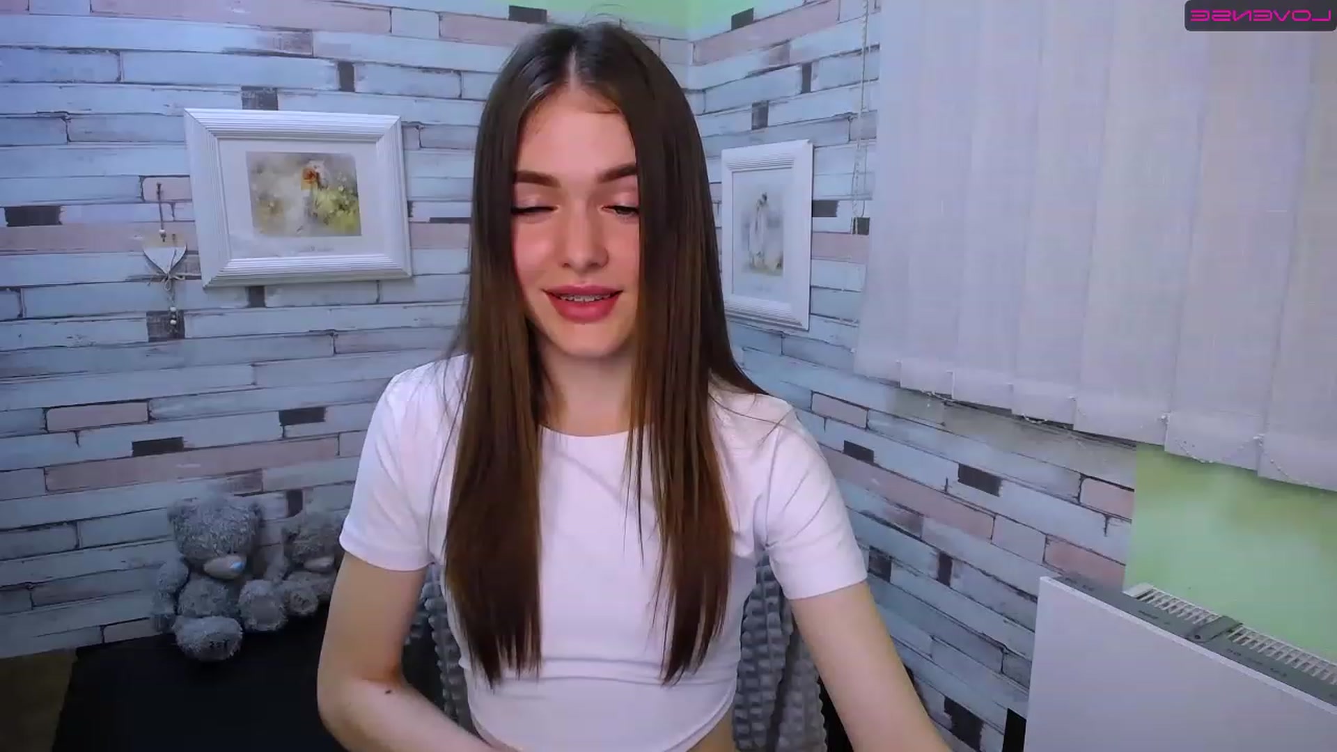 Gallery image thumbnail from Mili_Meow's myfreecams stream on, 03/26/2023, 17:40 image 15 of 20
