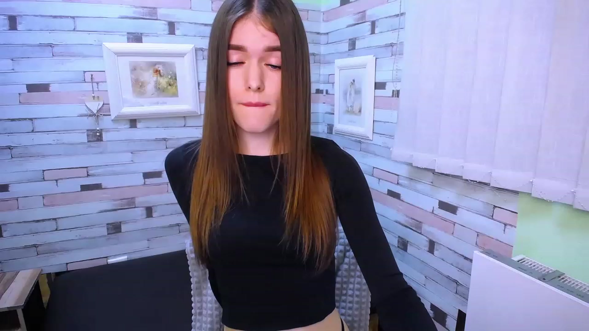 Gallery image thumbnail from Mili_Meow's myfreecams stream on, 03/29/2023, 14:04 image 11 of 20