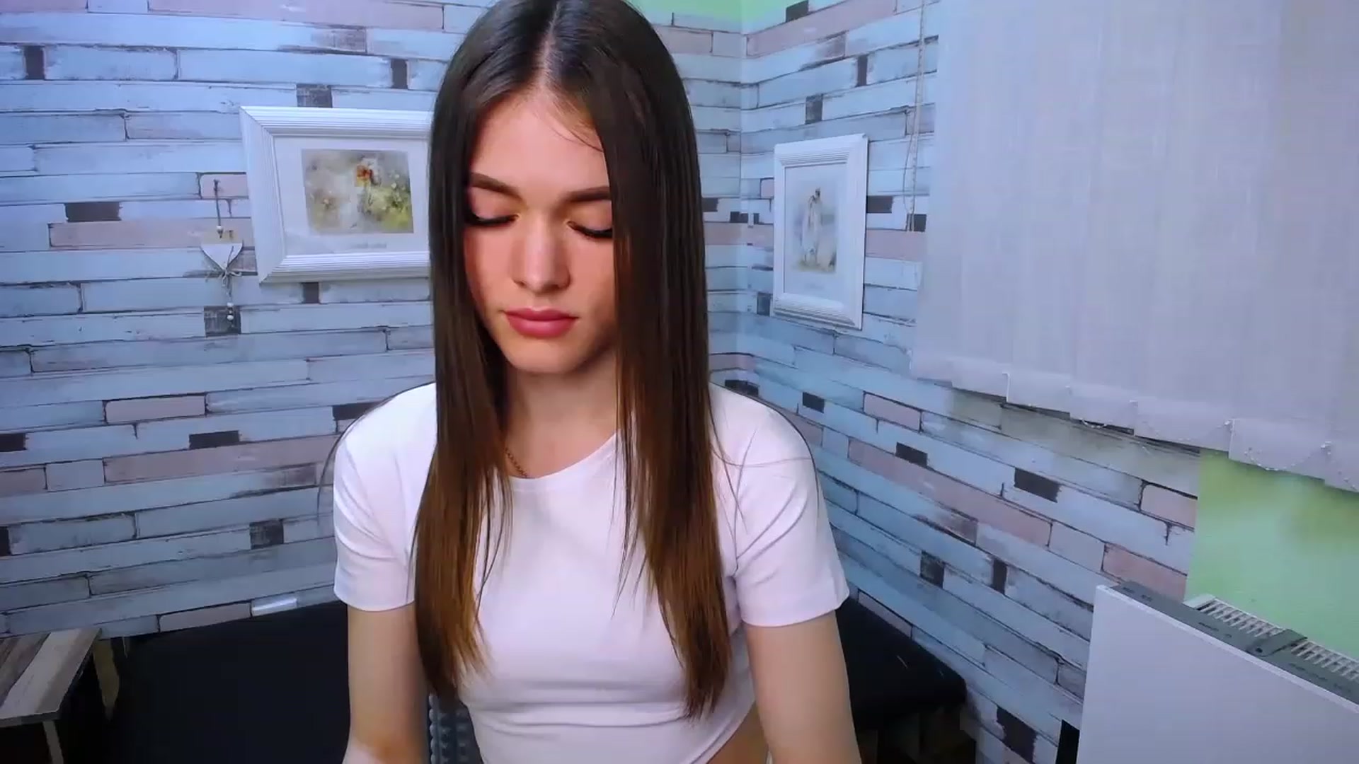 Gallery image thumbnail from Mili_Meow's myfreecams stream on, 03/30/2023, 11:38 image 16 of 20